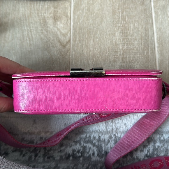 Off White Binder Clip Bag in Pink - Picture 4 of 8